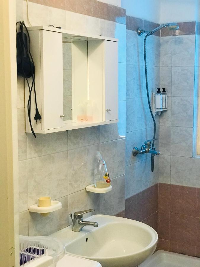 Proper House Iva Apartament *